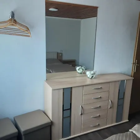 Alt Sammit Krakow am See